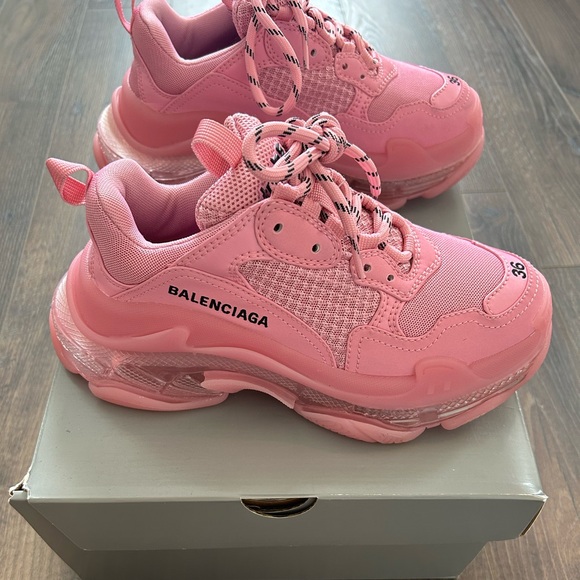 Balenciaga
Triple S Clear Sole Sneaker - Picture 4 of 8
